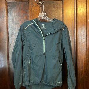Backcountry Women's Gray Jacket